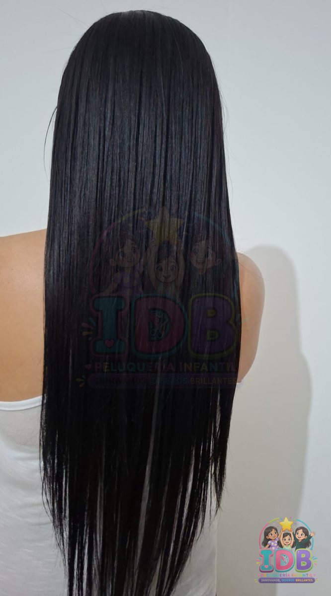 Cabello largo planchado con brillo espejo