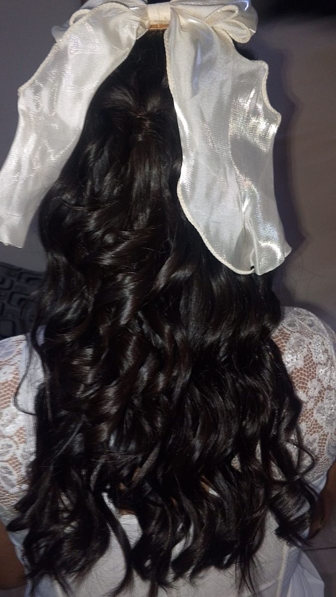 Ondas largas con lazo blanco de raso